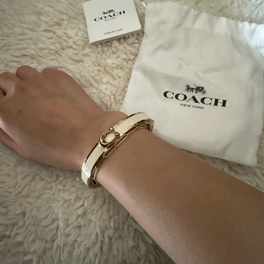 Coach Hinged Barcelet - image 2